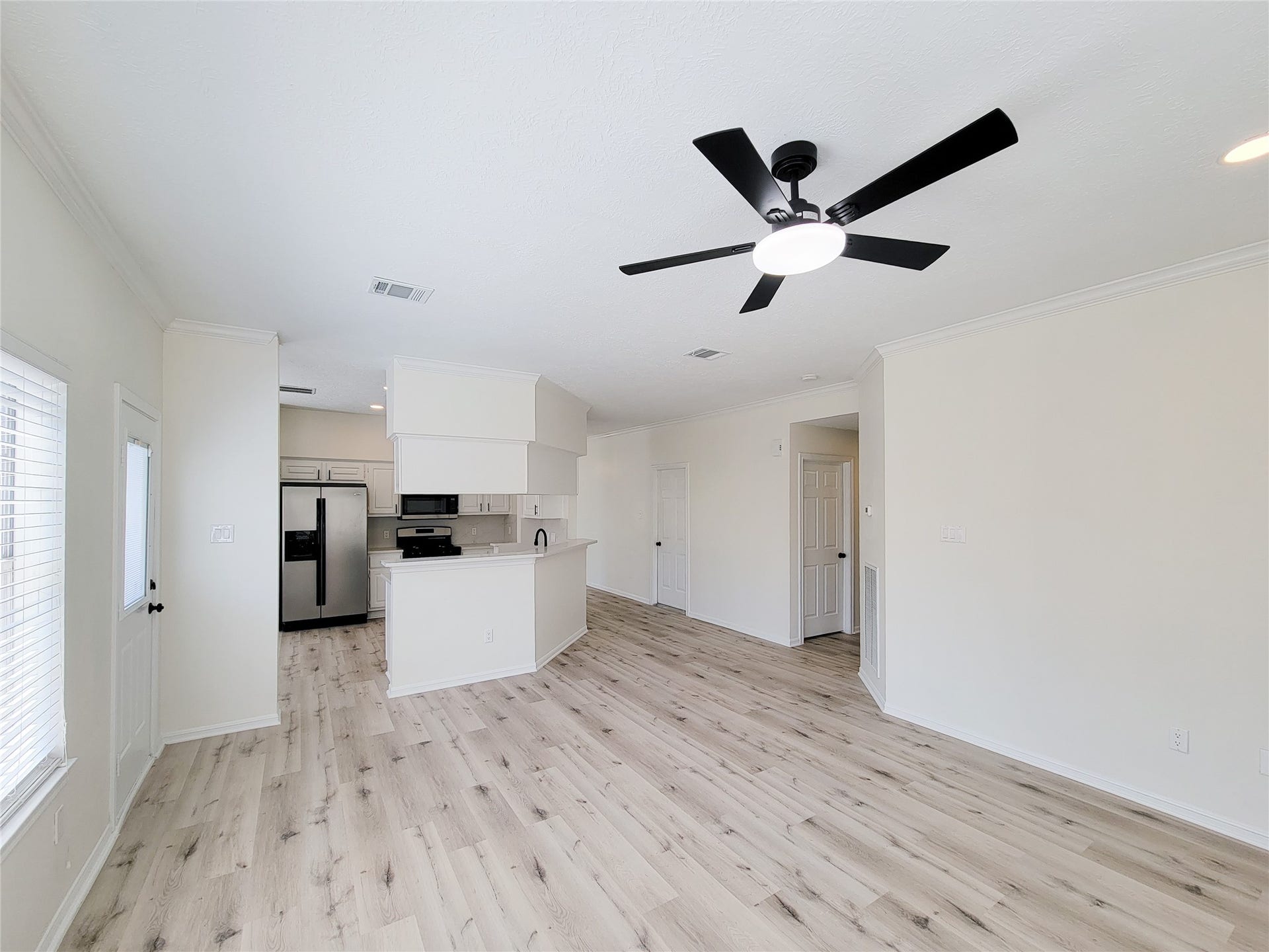 1422 Mabry Mill Road, Houston, TX 77062 1422 Mabry Mill Road, Houston, TX 77062