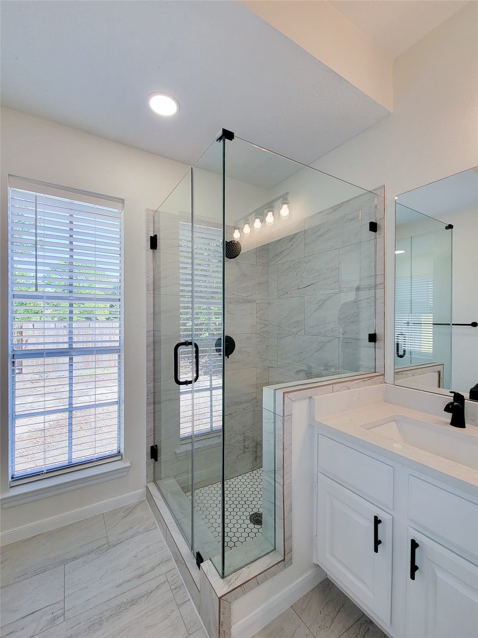 1422 Mabry Mill Road, Houston, TX 77062 1422 Mabry Mill Road, Houston, TX 77062
