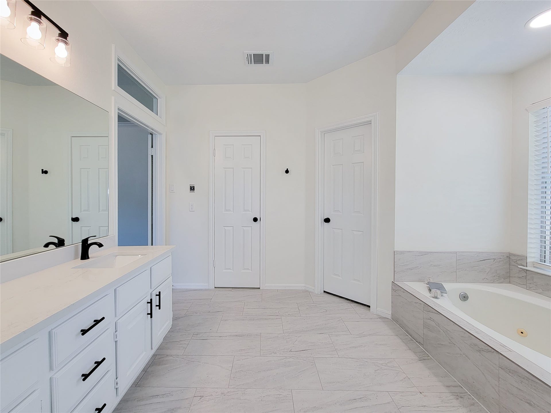 1422 Mabry Mill Road, Houston, TX 77062 1422 Mabry Mill Road, Houston, TX 77062