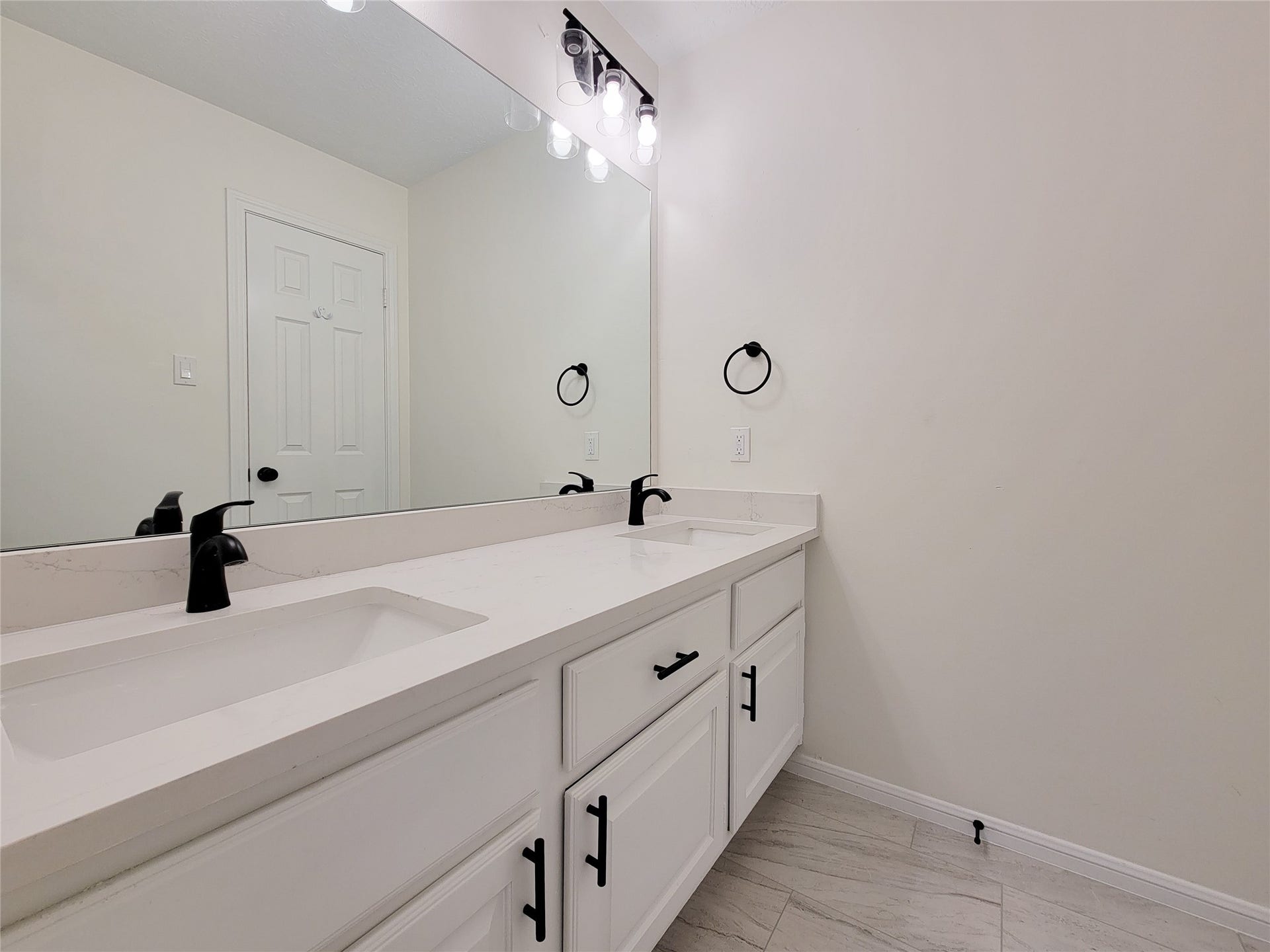 1422 Mabry Mill Road, Houston, TX 77062 1422 Mabry Mill Road, Houston, TX 77062