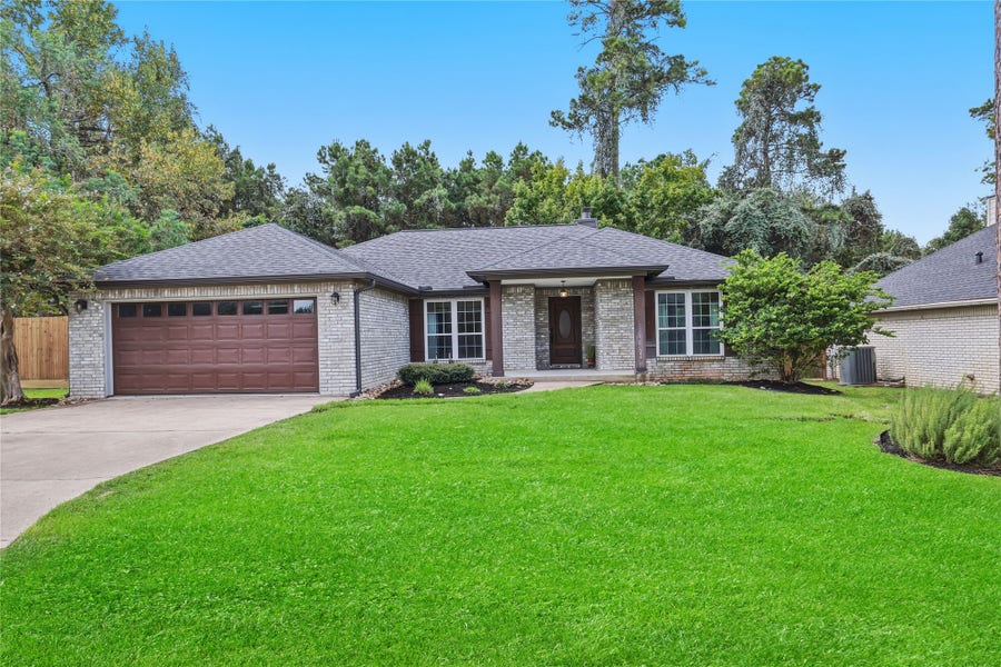 Property photo for 165 Lakeside Drive, Montgomery, TX