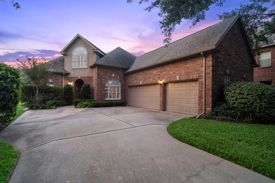Property photo for 411 Brook Shore Court, Sugar Land, TX