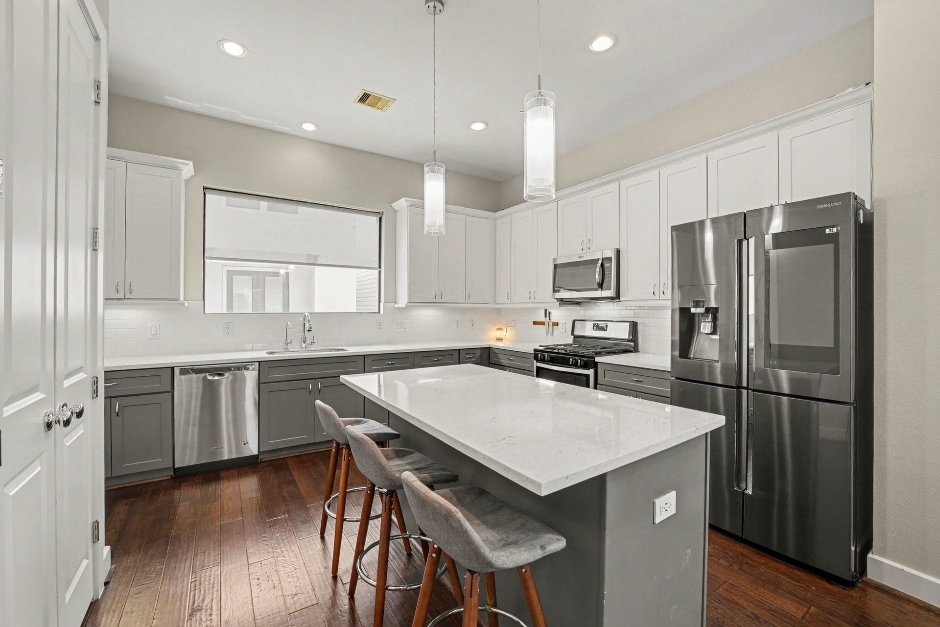 1156 Wycliffe Drive, Houston, TX 77043 Gourmet Kitchen.