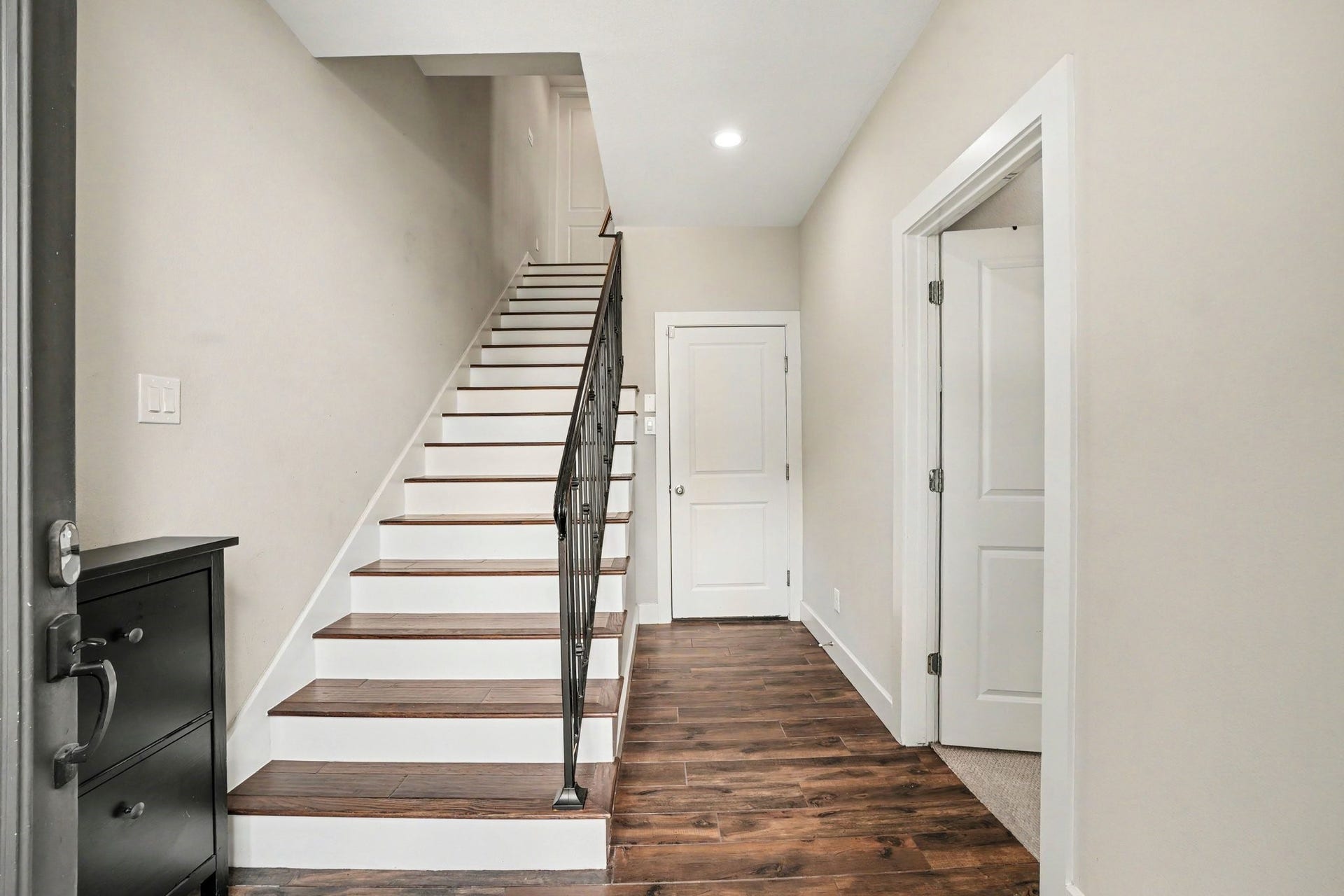 1156 Wycliffe Drive, Houston, TX 77043 1156 Wycliffe Drive, Houston, TX 77043