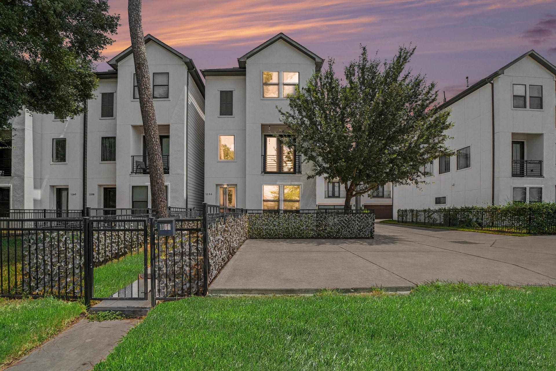 1156 Wycliffe Drive, Houston, TX 77043 Welcome to 1156 Wycliffe Drive.