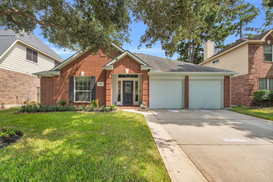 Property photo for 6407 Sparrows Glen Lane, Spring, TX