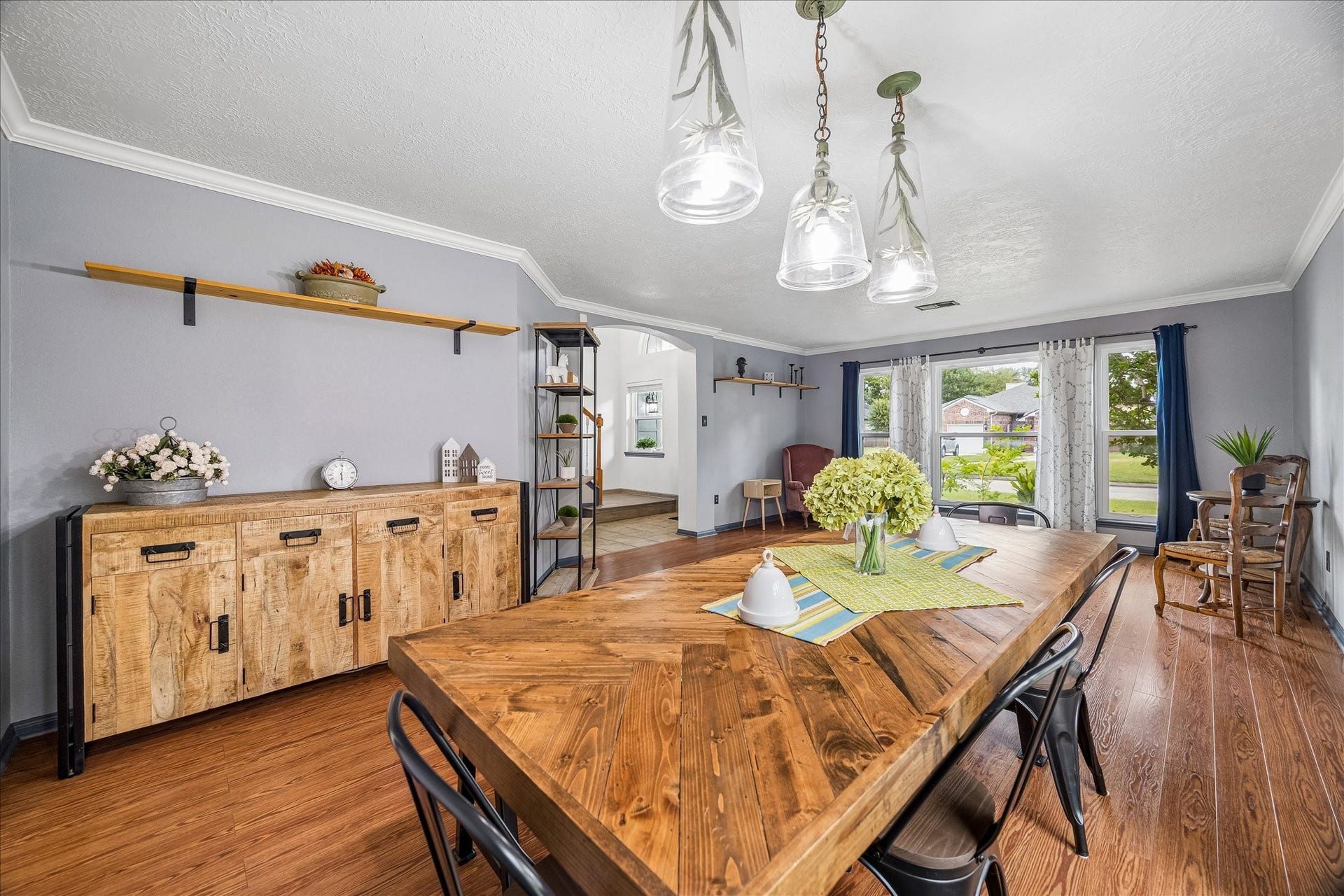 1918 Mercoal Drive, Spring, TX 77386 Formal dining, w/sitting/den/ or 2nd living area