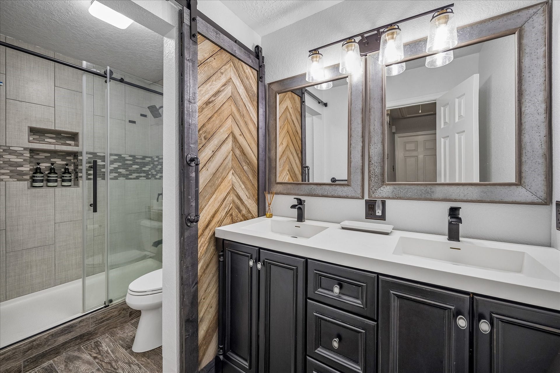 1918 Mercoal Drive, Spring, TX 77386 Updated guest bathroom with separate dual sink and tub/toilet area