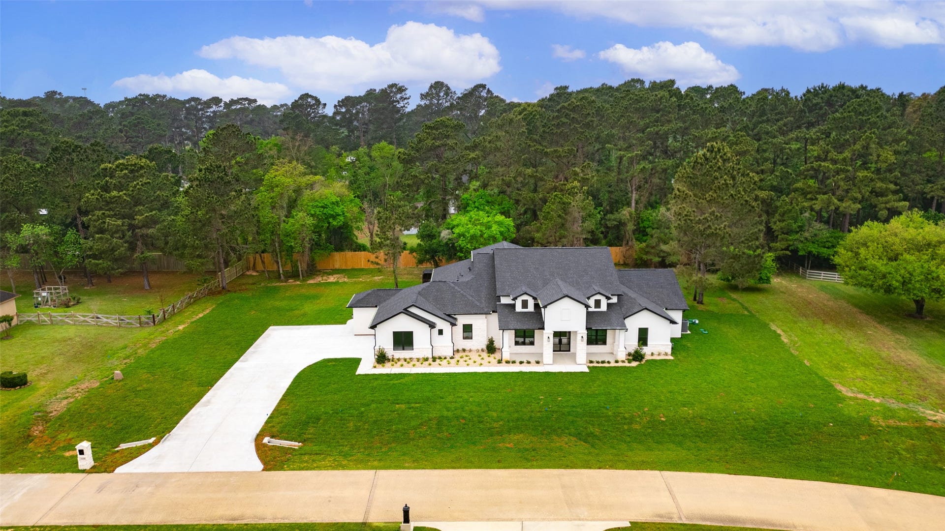 22420 Meadowhurst Circle W, Tomball, TX 77377 22420 Meadowhurst Circle W, Tomball, TX 77377