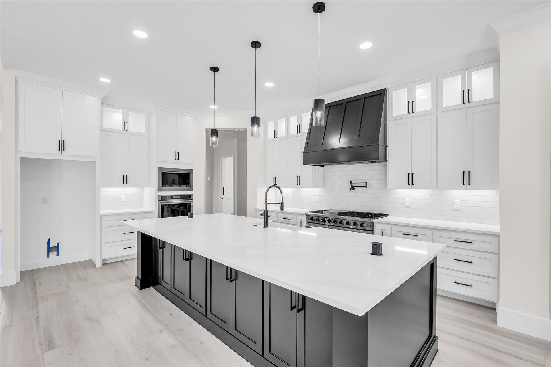 22420 Meadowhurst Circle W, Tomball, TX 77377 22420 Meadowhurst Circle W, Tomball, TX 77377