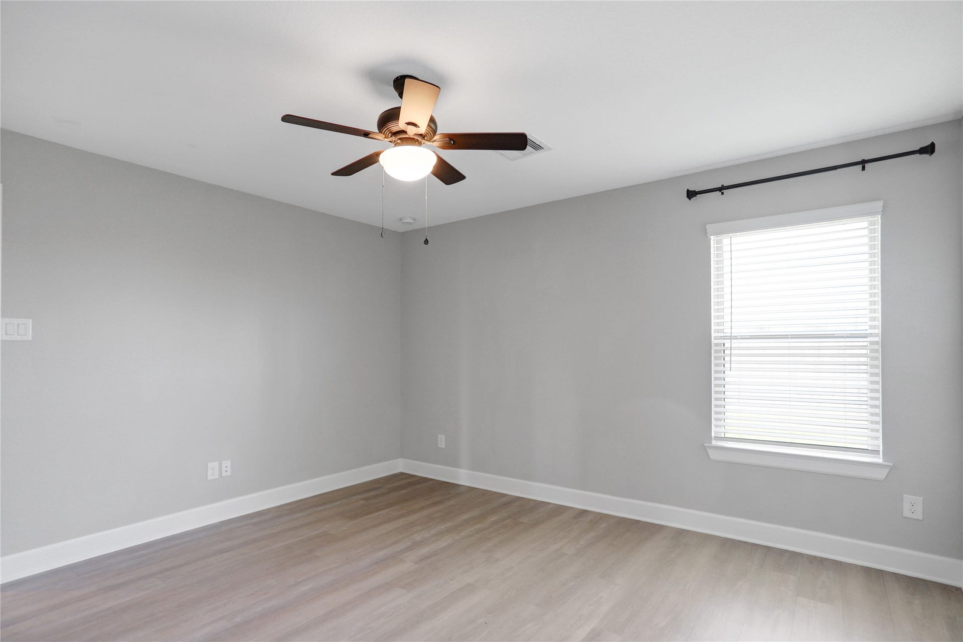 4235 Palmetto Grove Lane, Baytown, TX 77521 4235 Palmetto Grove Lane, Baytown, TX 77521