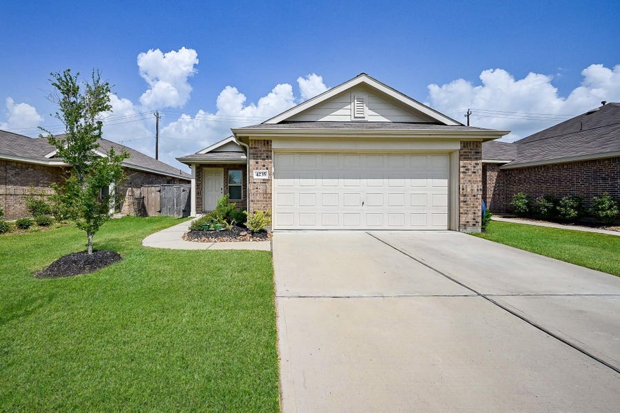 Property photo for 4235 Palmetto Grove Lane, Baytown, TX