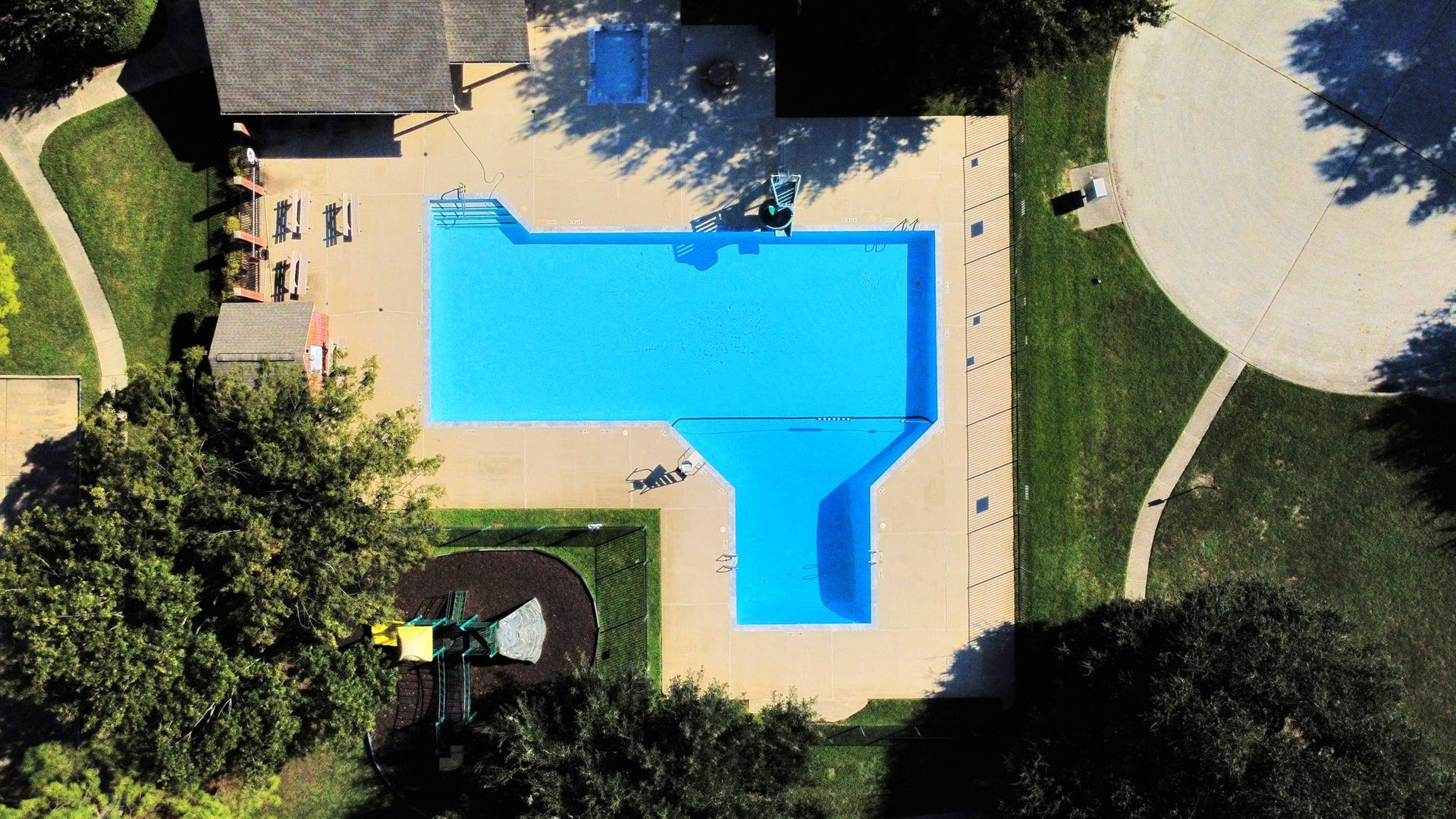 4450 Hidden Trace Court, Houston, TX 77066 Community Pool