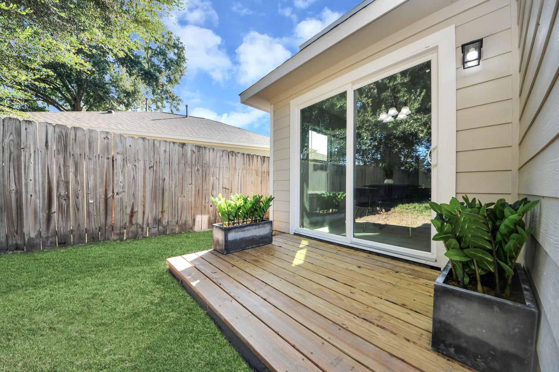 4450 Hidden Trace Court, Houston, TX 77066 Patio