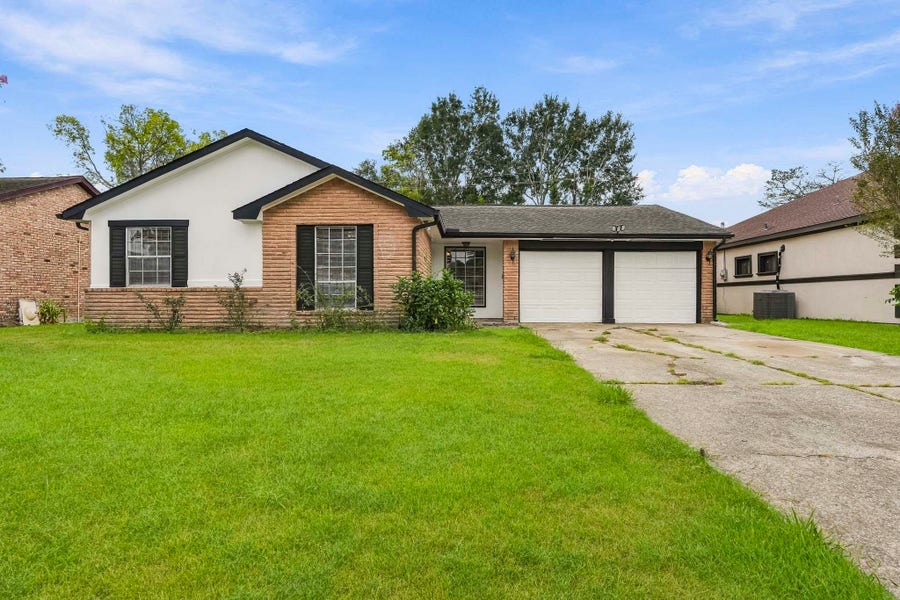 Property photo for 5223 Heathercrest Street, Houston, TX