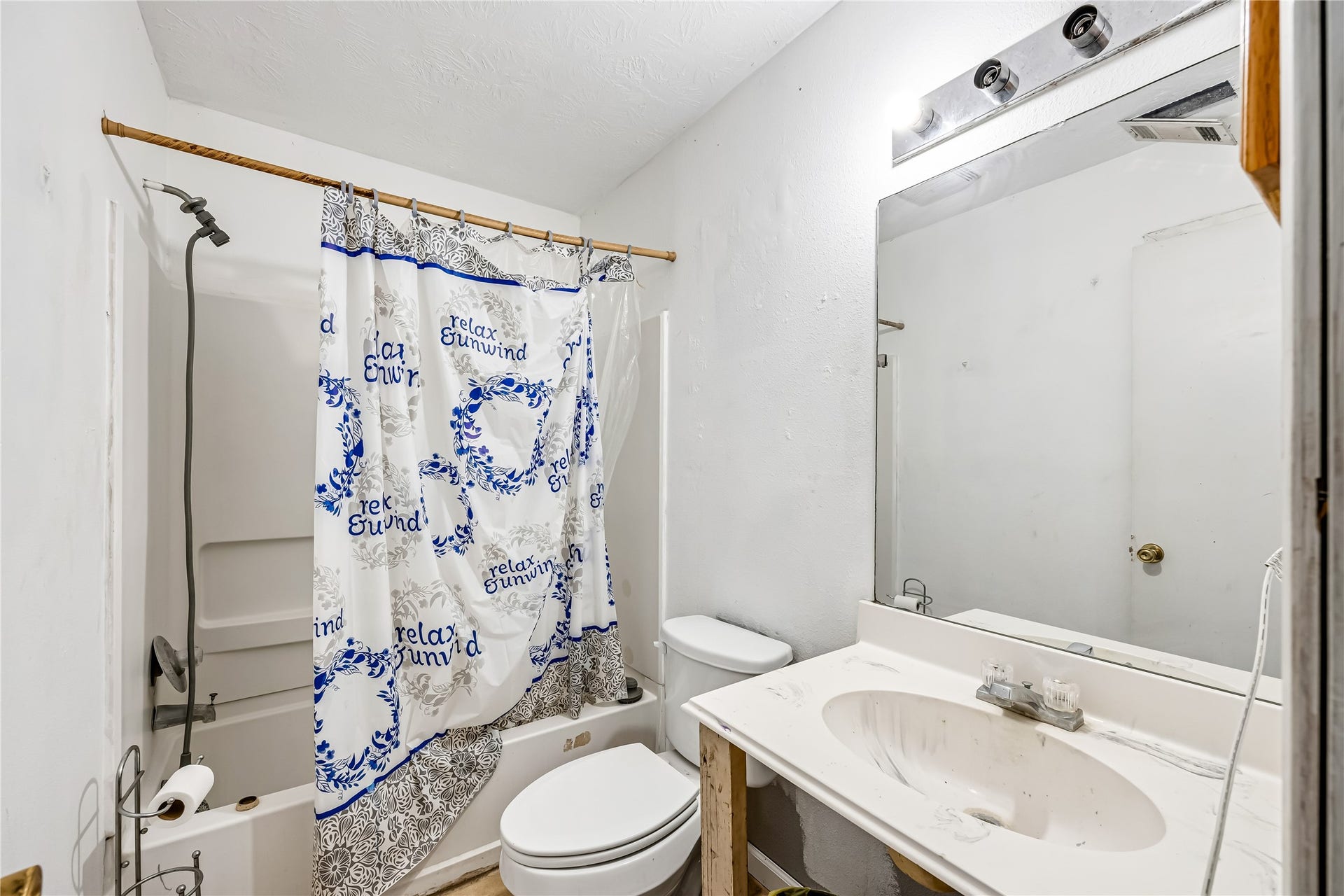 27530 Denn Road, Montgomery, TX 77356 27530 Denn Road, Montgomery, TX 77356