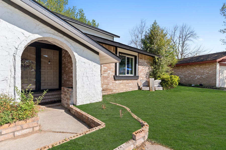 Property photo for 8506 Rivercross Road, Houston, TX