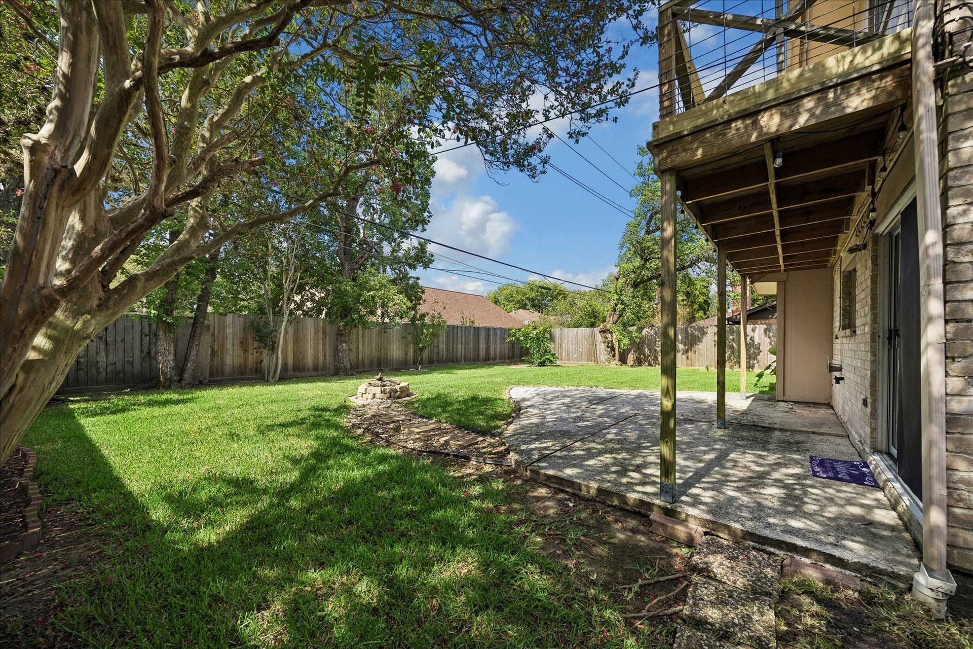 Roam free in the back yard. Fence replaced in 2024.