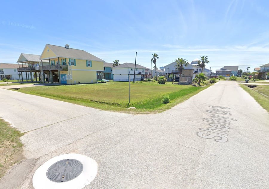 Property photo for 4118 Grayson Drive, Galveston, TX