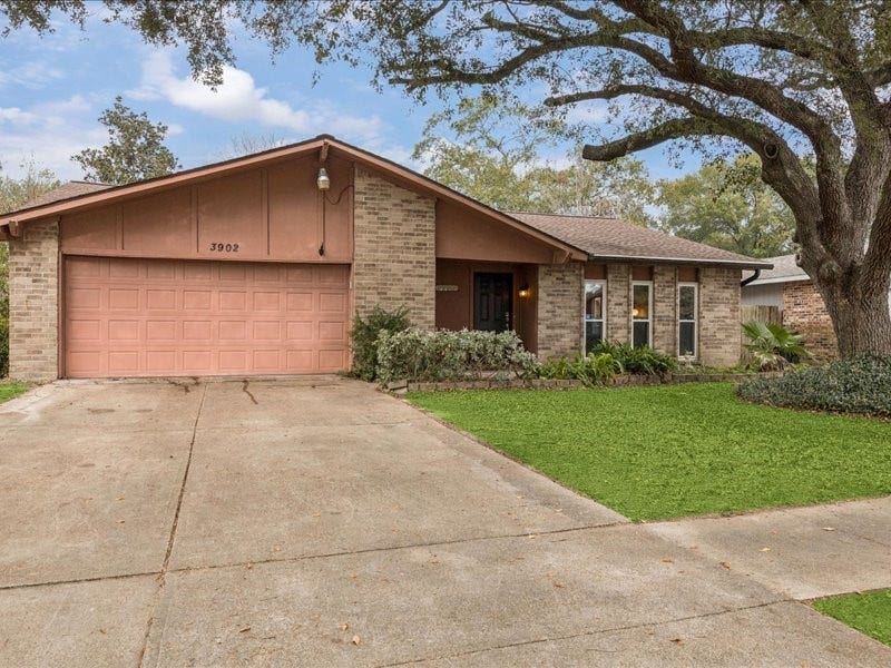 Property photo for 3902 Broken Elm Drive, Spring, TX