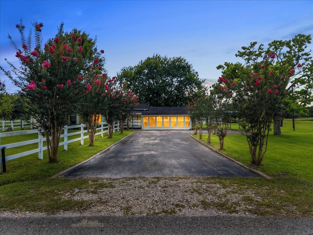 5822 Avenue P, Santa Fe, TX 77510 5822 Avenue P, Santa Fe, TX 77510
