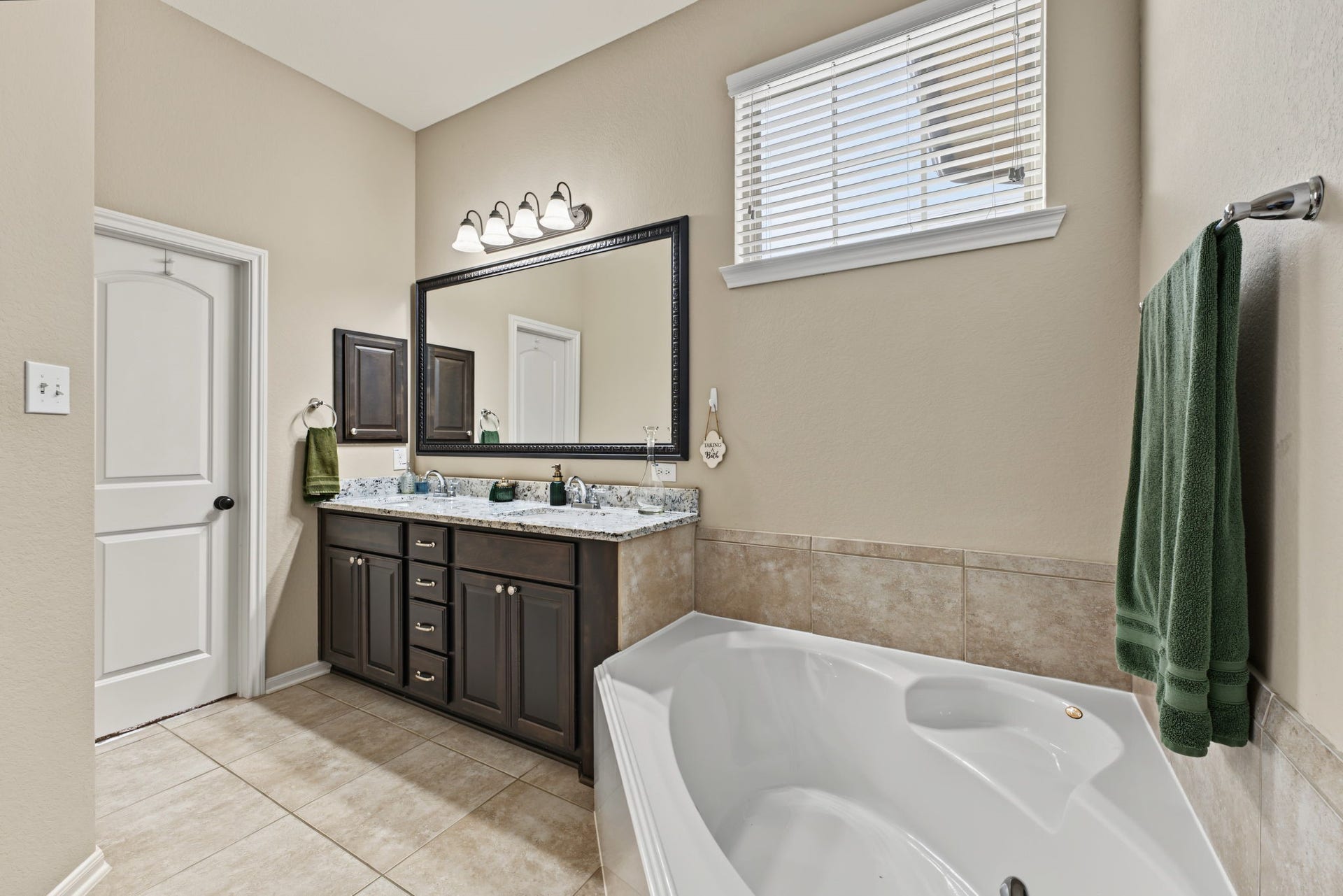 178 Biltmore Loop, Montgomery, TX 77316 178 Biltmore Loop, Montgomery, TX 77316