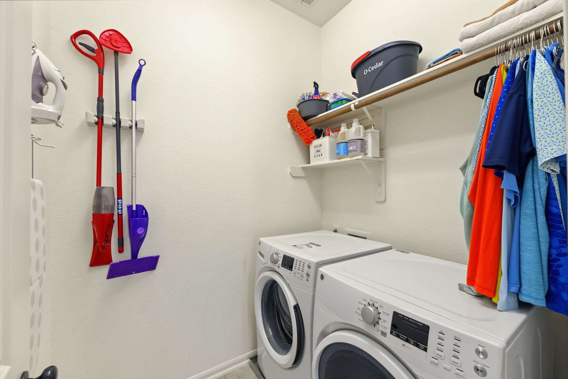 178 Biltmore Loop, Montgomery, TX 77316 Laundry day, made easier! A practical utility area with space for your laundry essentials helps keep everyday living organized.