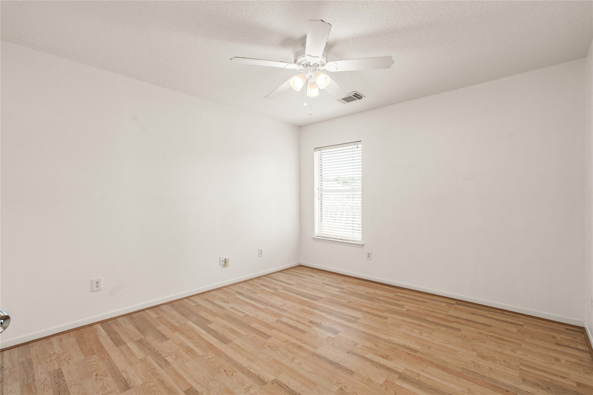 23218 Colony Green Drive, Katy, TX 77494 Secondary Bedroom on second floor.