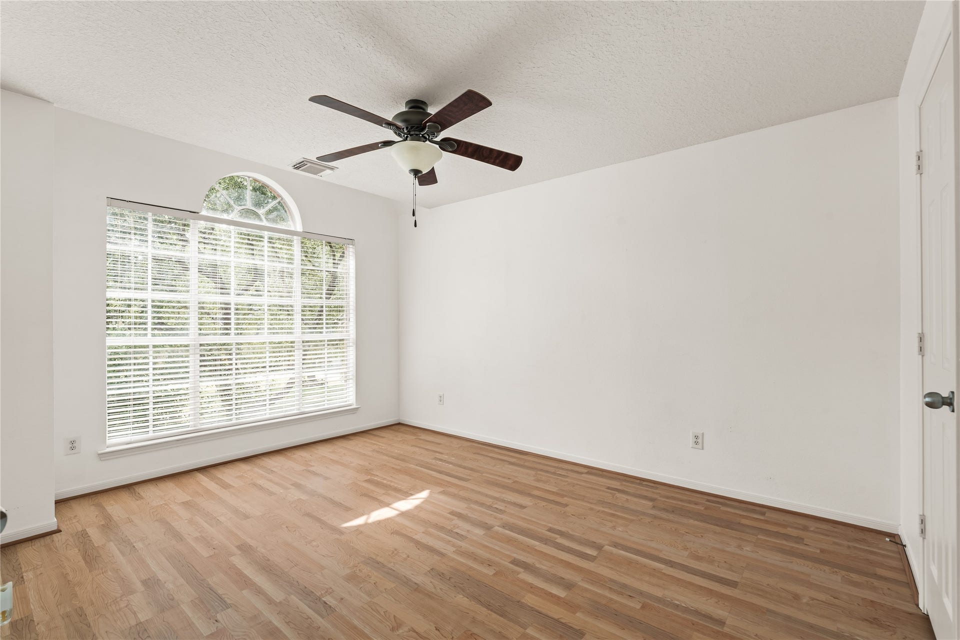23218 Colony Green Drive, Katy, TX 77494 Secondary bedroom on second floor