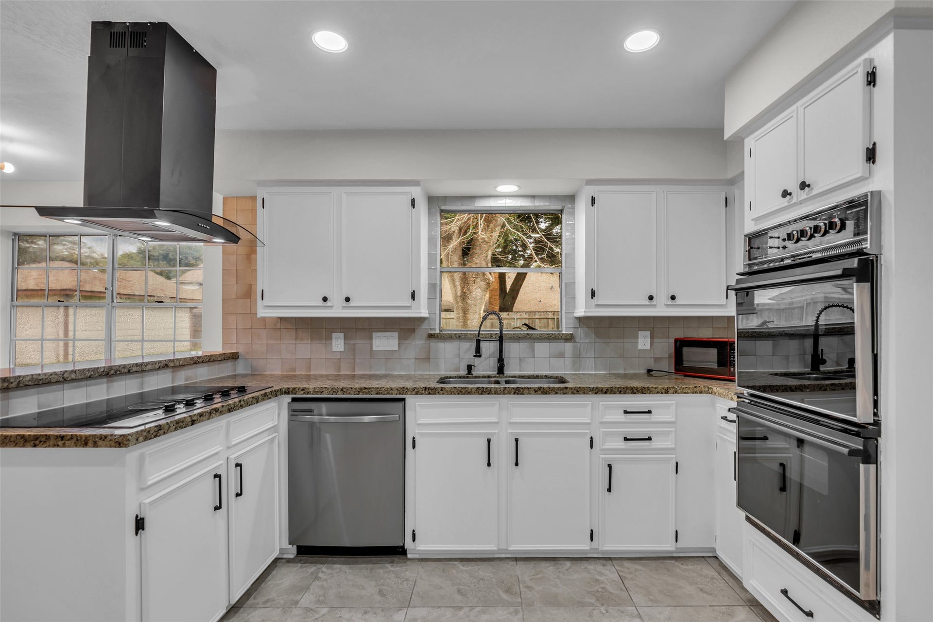3911 Pecan Valley Drive, Missouri City, TX 77459 3911 Pecan Valley Drive, Missouri City, TX 77459