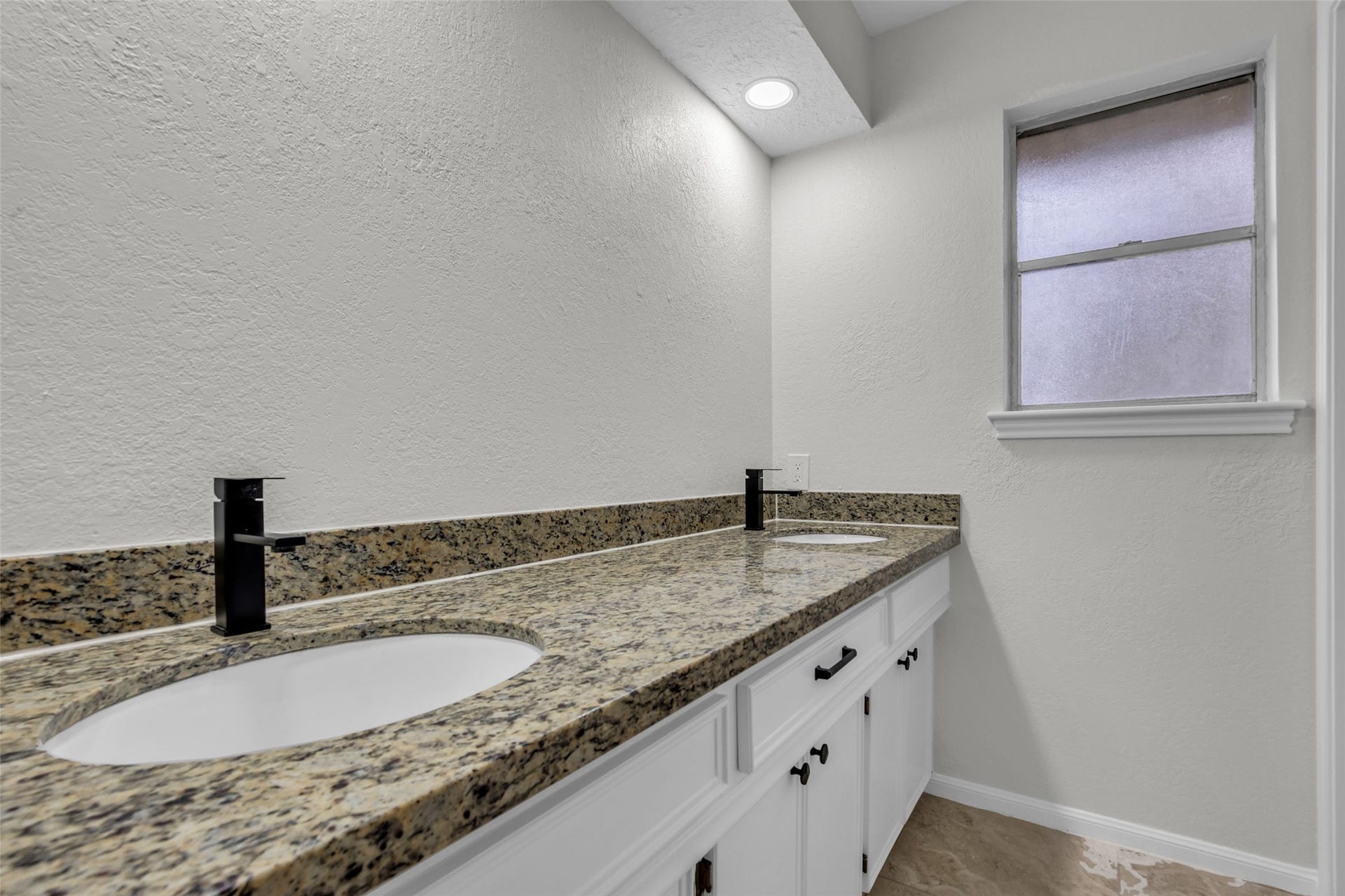 3911 Pecan Valley Drive, Missouri City, TX 77459 3911 Pecan Valley Drive, Missouri City, TX 77459