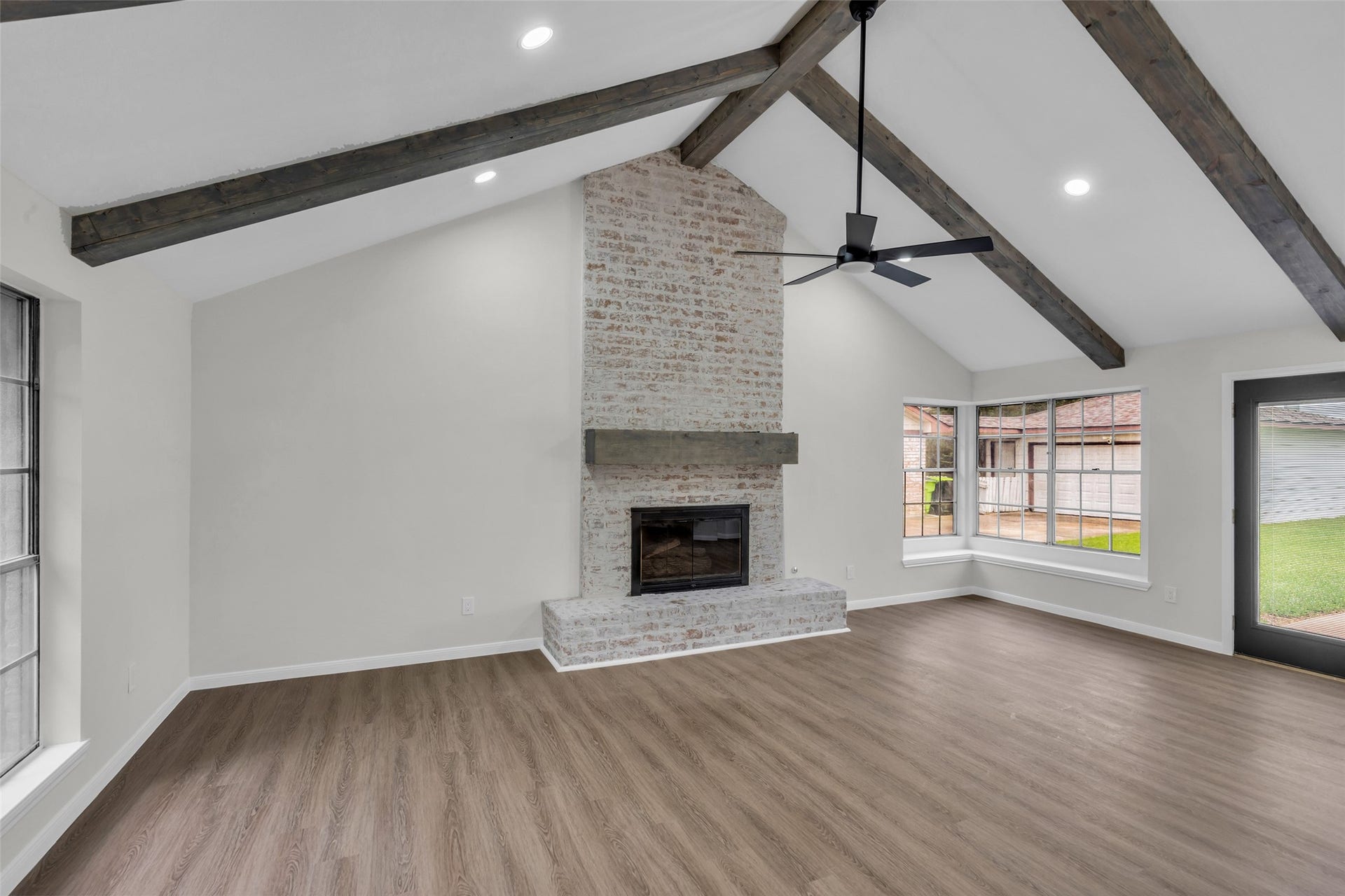 3911 Pecan Valley Drive, Missouri City, TX 77459 3911 Pecan Valley Drive, Missouri City, TX 77459