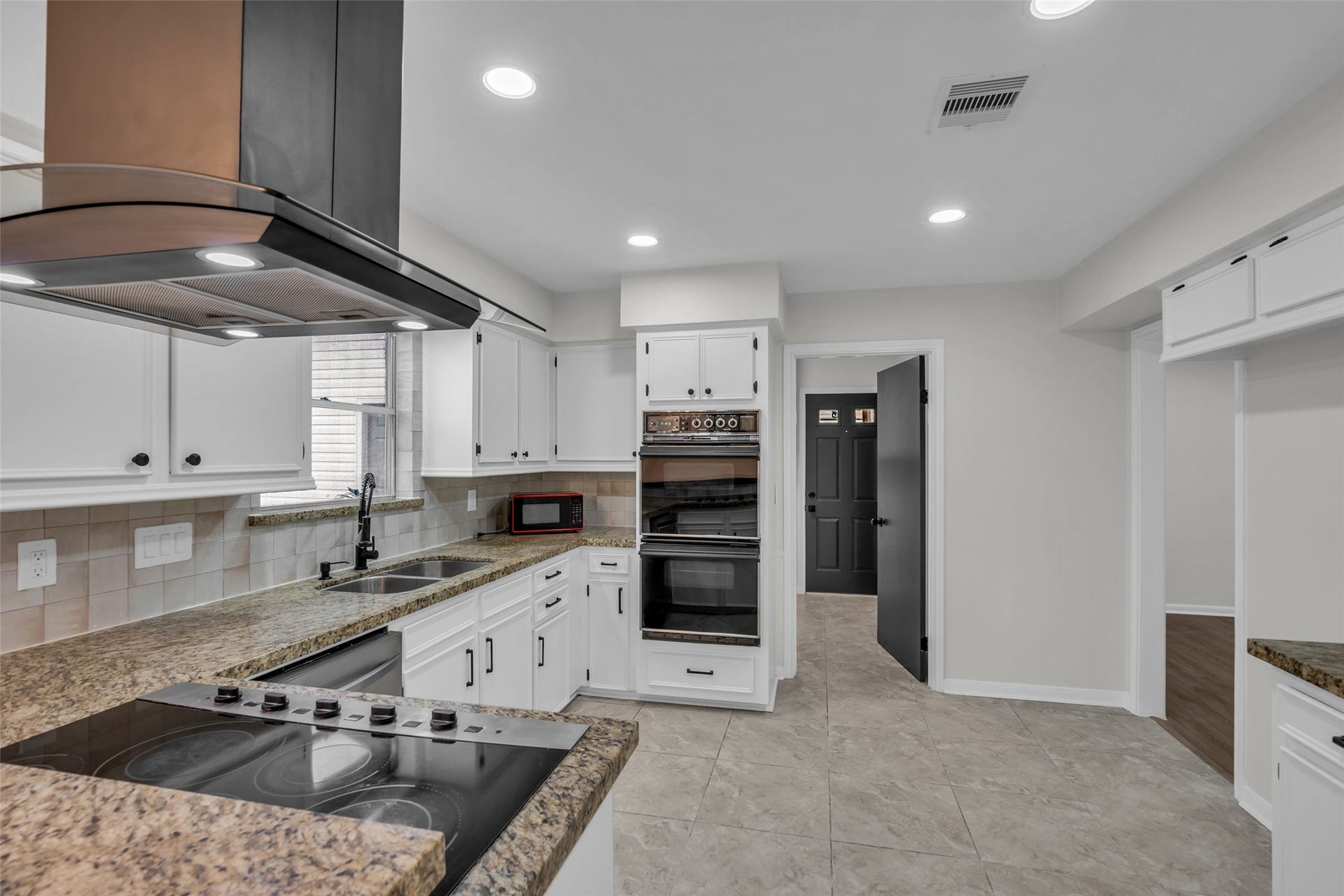 3911 Pecan Valley Drive, Missouri City, TX 77459 3911 Pecan Valley Drive, Missouri City, TX 77459