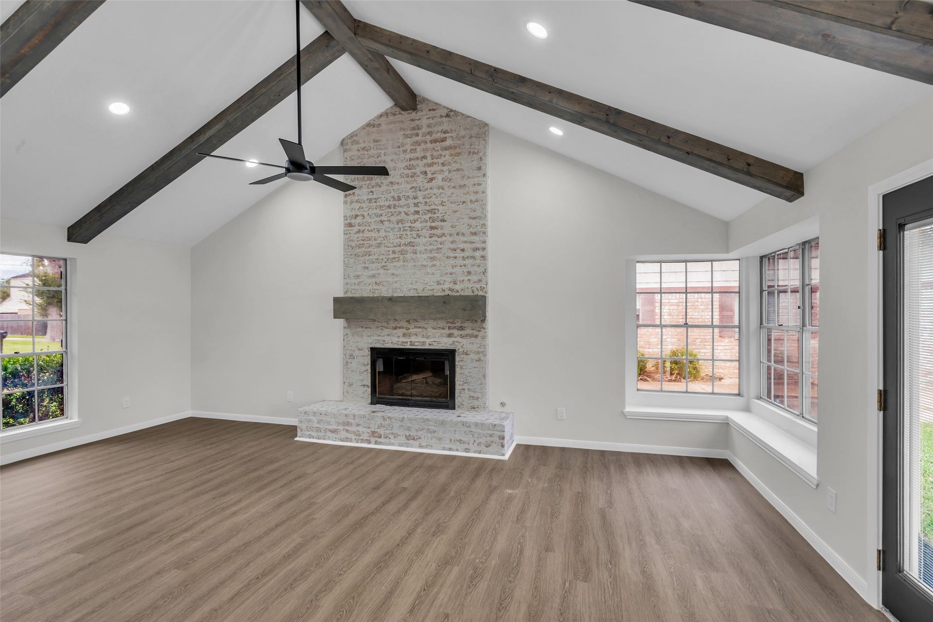 3911 Pecan Valley Drive, Missouri City, TX 77459 3911 Pecan Valley Drive, Missouri City, TX 77459