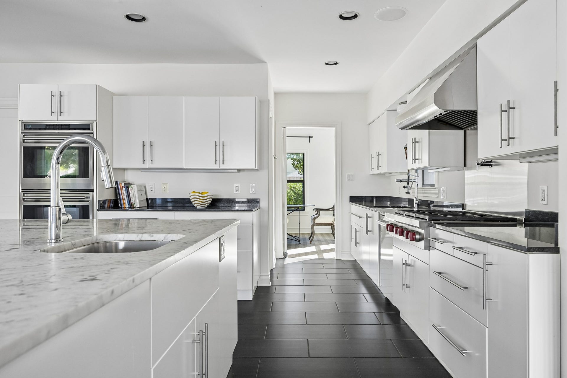 2144 Colquitt Street, Houston, TX 77098 2144 Colquitt Street, Houston, TX 77098