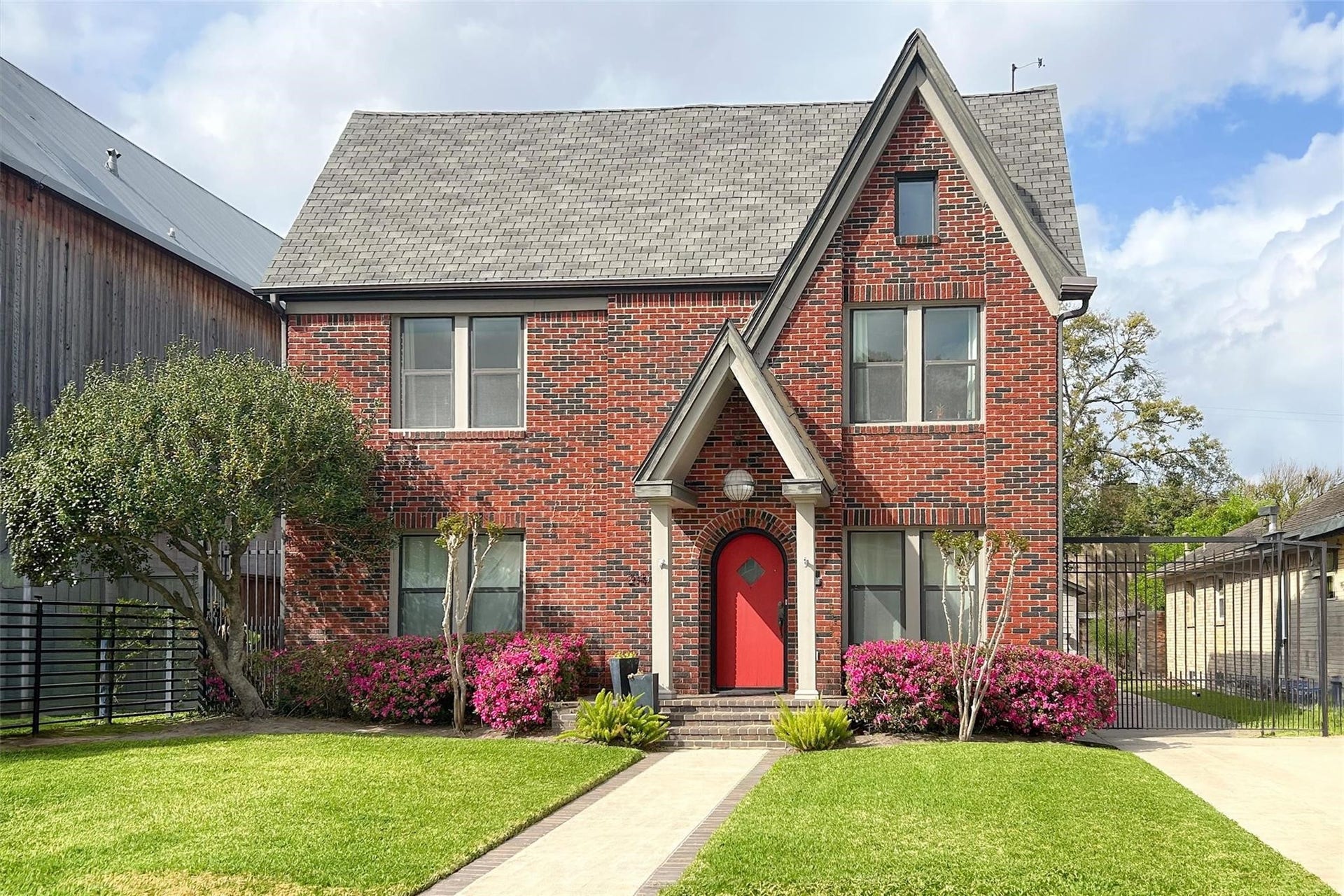 2144 Colquitt Street, Houston, TX 77098 2144 Colquitt Street, Houston, TX 77098