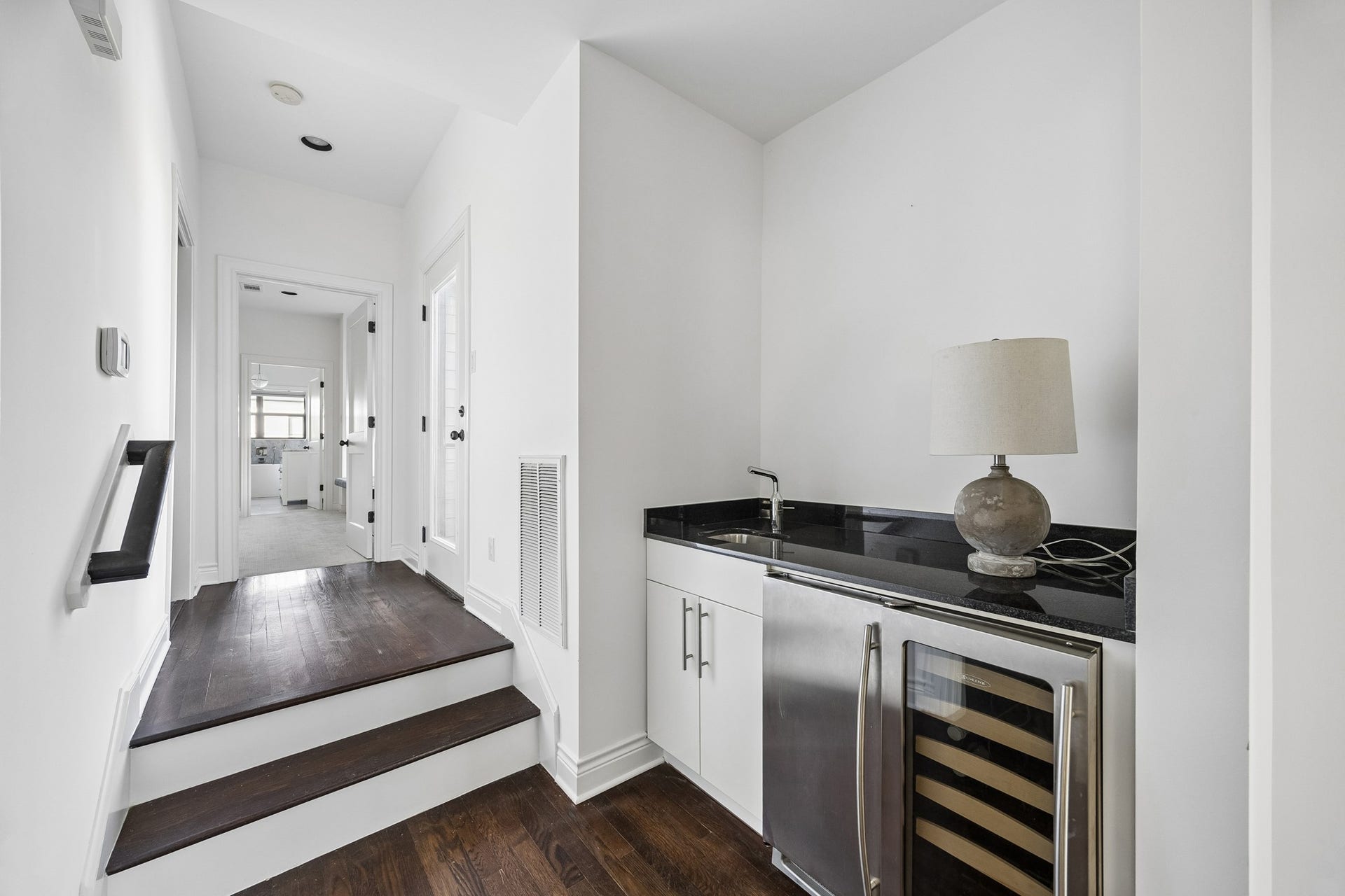 2144 Colquitt Street, Houston, TX 77098 2144 Colquitt Street, Houston, TX 77098
