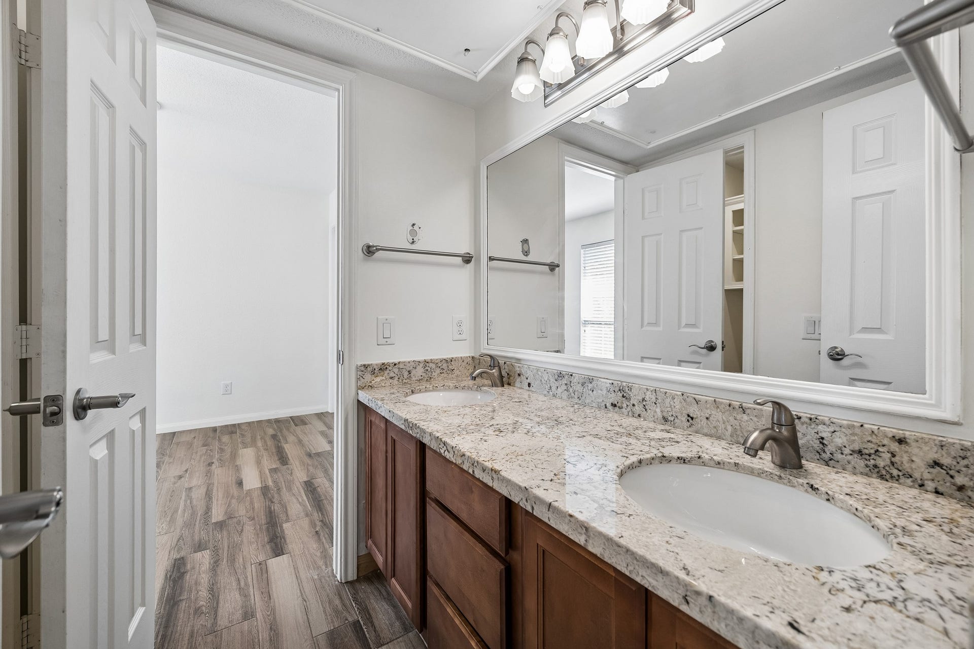 1880 White Oak Drive, #151, Houston, TX 77009