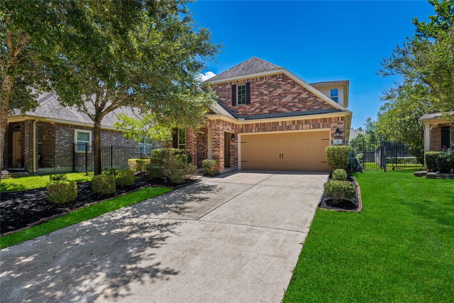 Property photo for 39 Butternut Grove Place, The Woodlands, TX