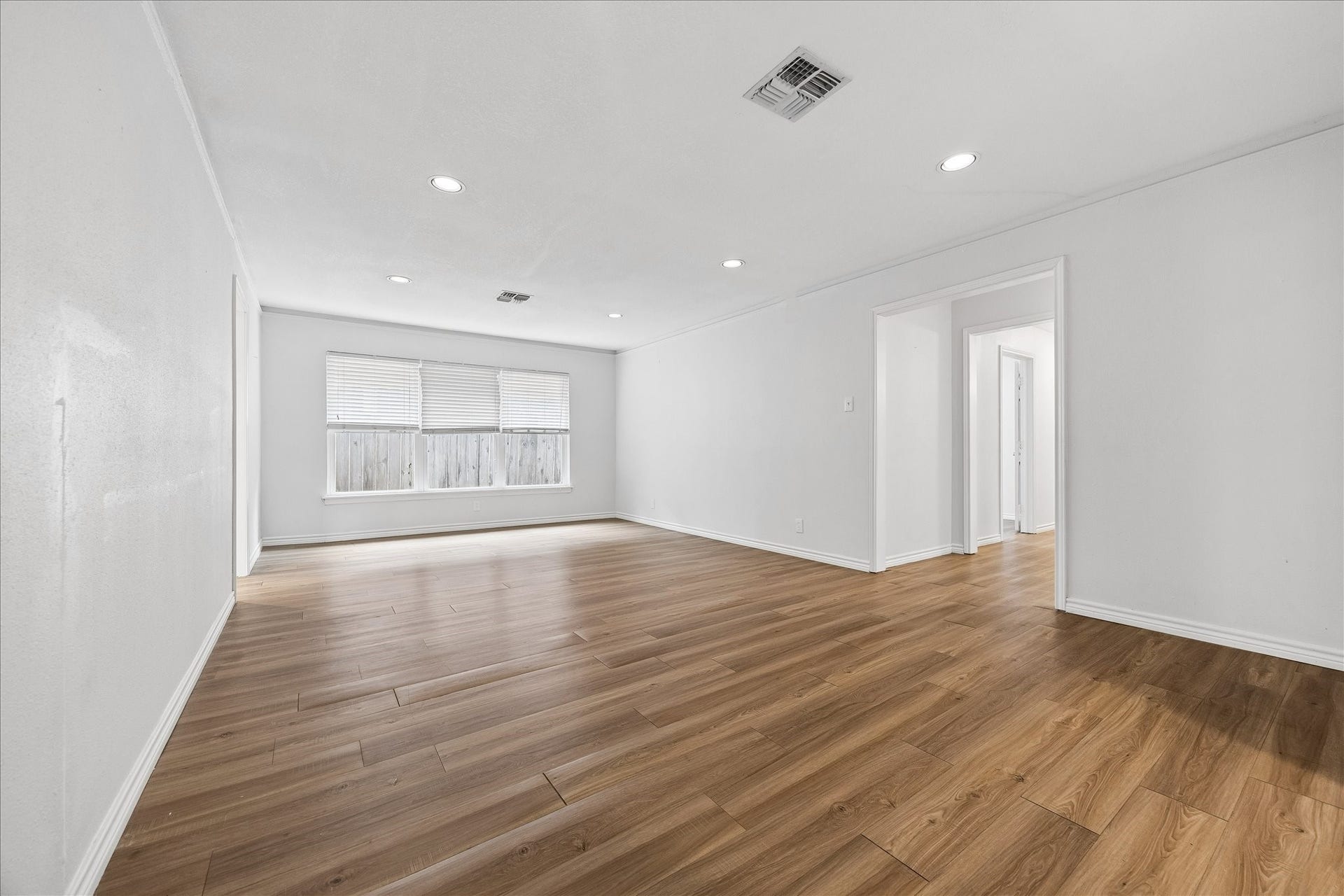 4702 Holly Street, Bellaire, TX 77401 4702 Holly Street, Bellaire, TX 77401
