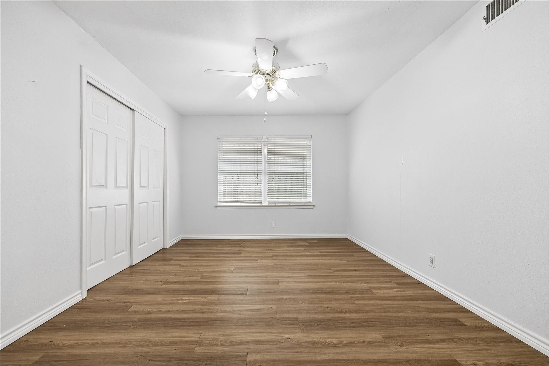 4702 Holly Street, Bellaire, TX 77401 4702 Holly Street, Bellaire, TX 77401