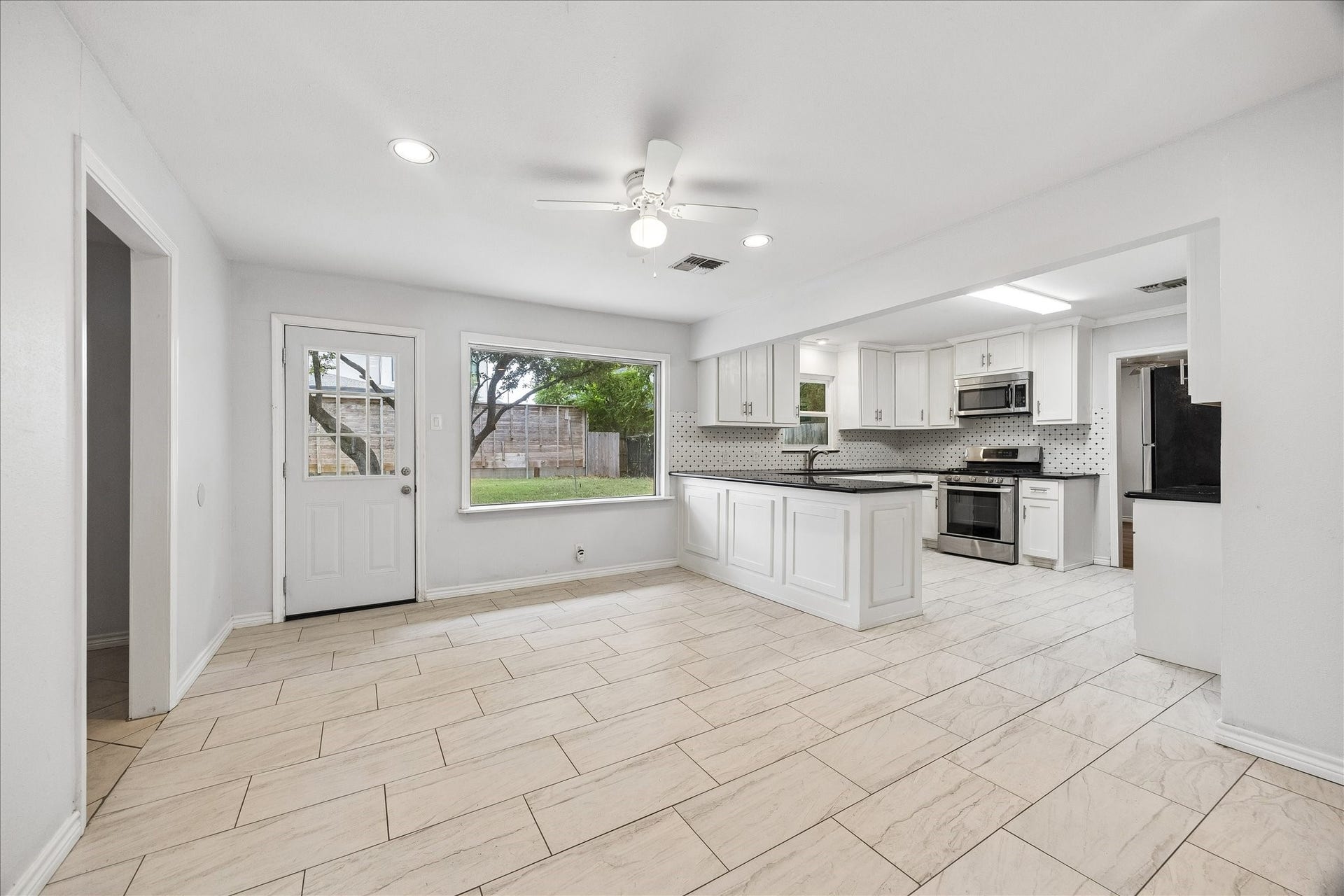 4702 Holly Street, Bellaire, TX 77401 4702 Holly Street, Bellaire, TX 77401