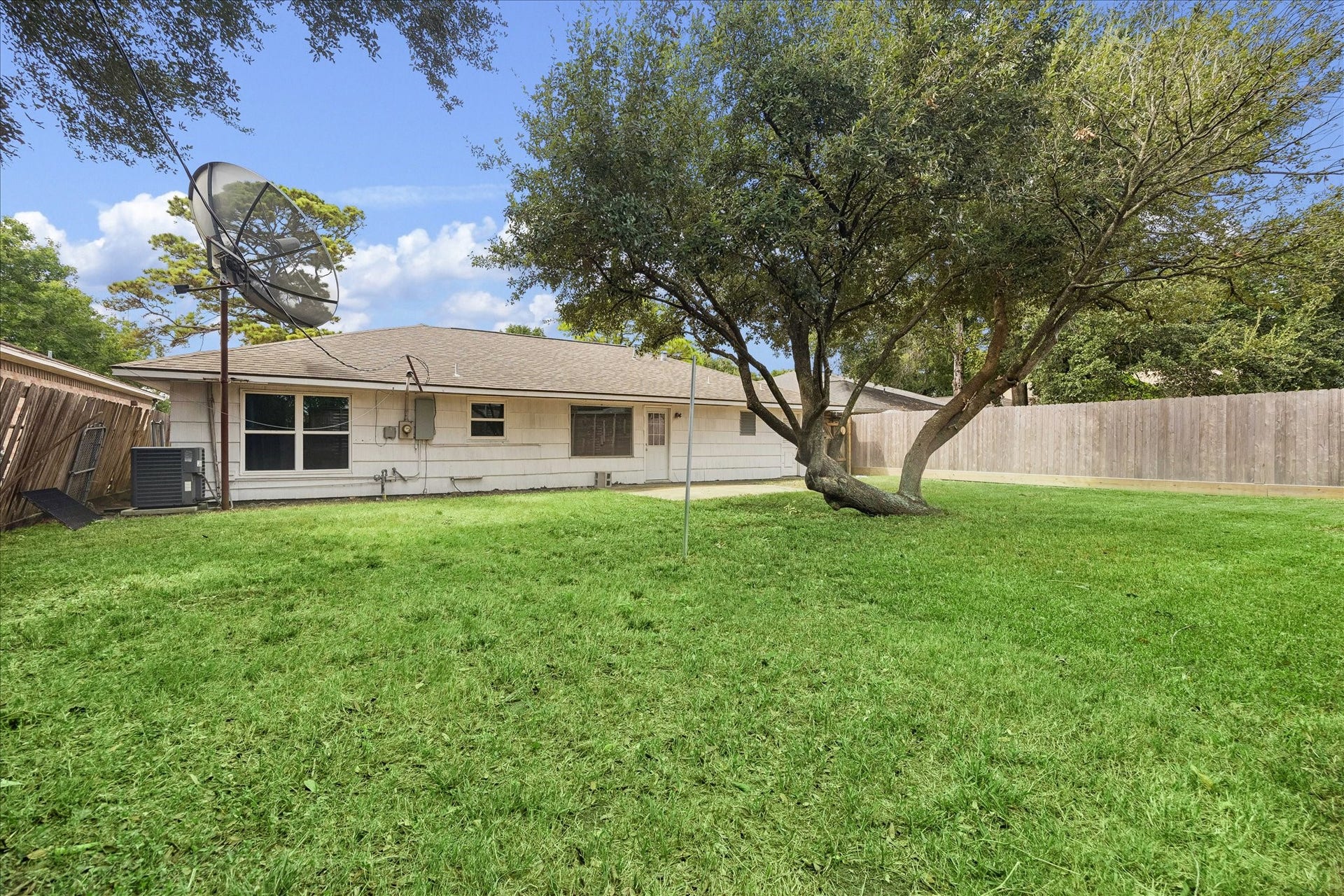 4702 Holly Street, Bellaire, TX 77401 4702 Holly Street, Bellaire, TX 77401