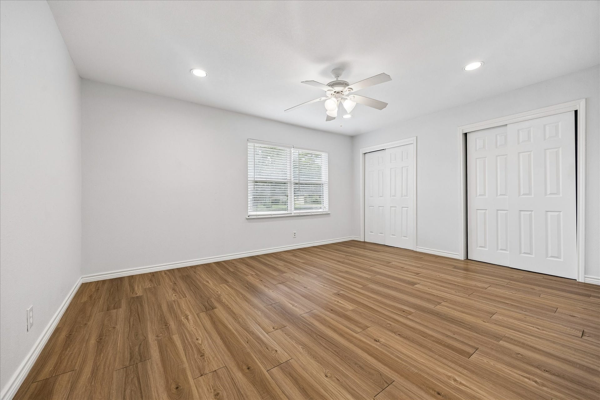 4702 Holly Street, Bellaire, TX 77401 4702 Holly Street, Bellaire, TX 77401