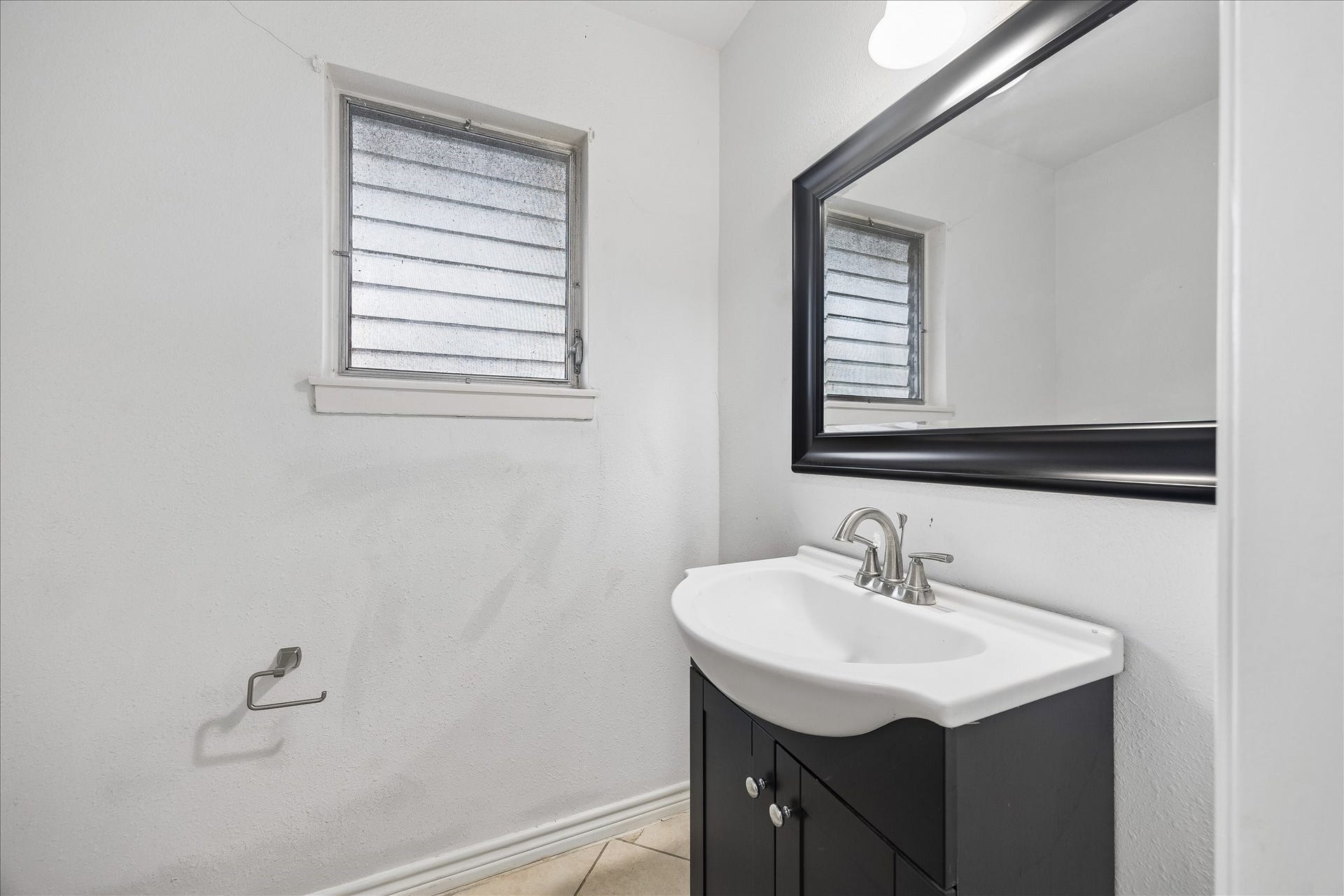 4702 Holly Street, Bellaire, TX 77401 4702 Holly Street, Bellaire, TX 77401