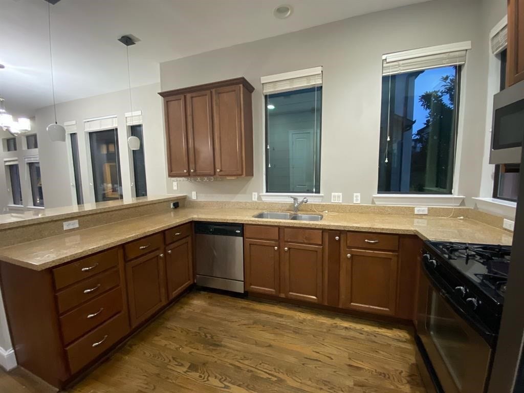1921 Summer Street, Houston, TX 77007 1921 Summer Street, Houston, TX 77007