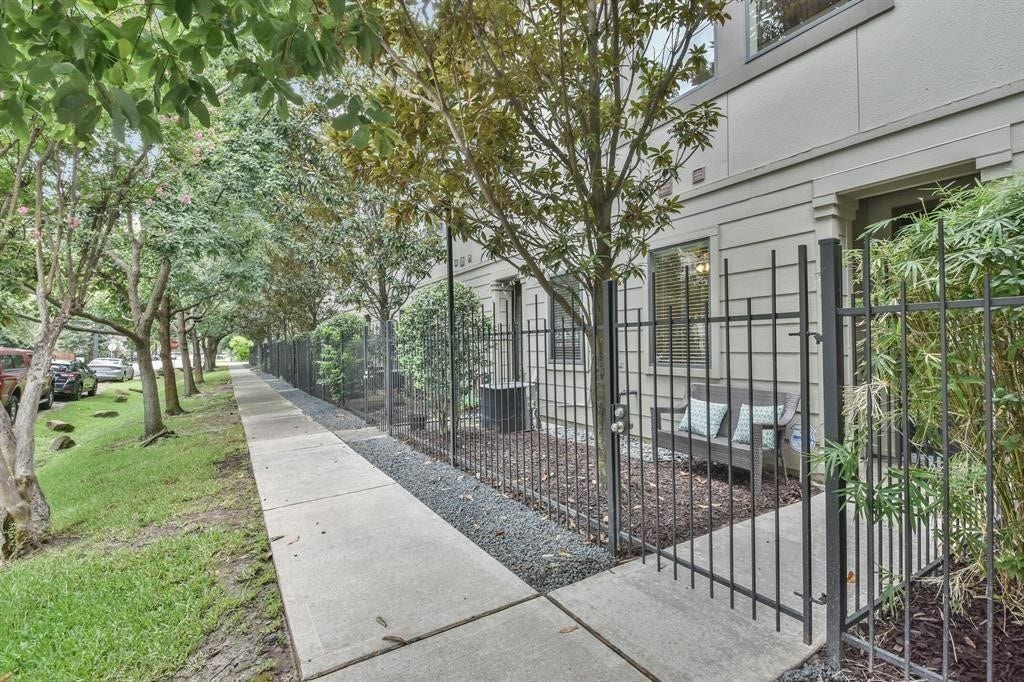 1921 Summer Street, Houston, TX 77007 1921 Summer Street, Houston, TX 77007