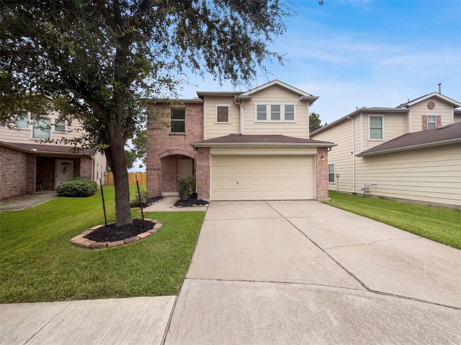 Property photo for 15515 Hollow Cypress Court, Houston, TX
