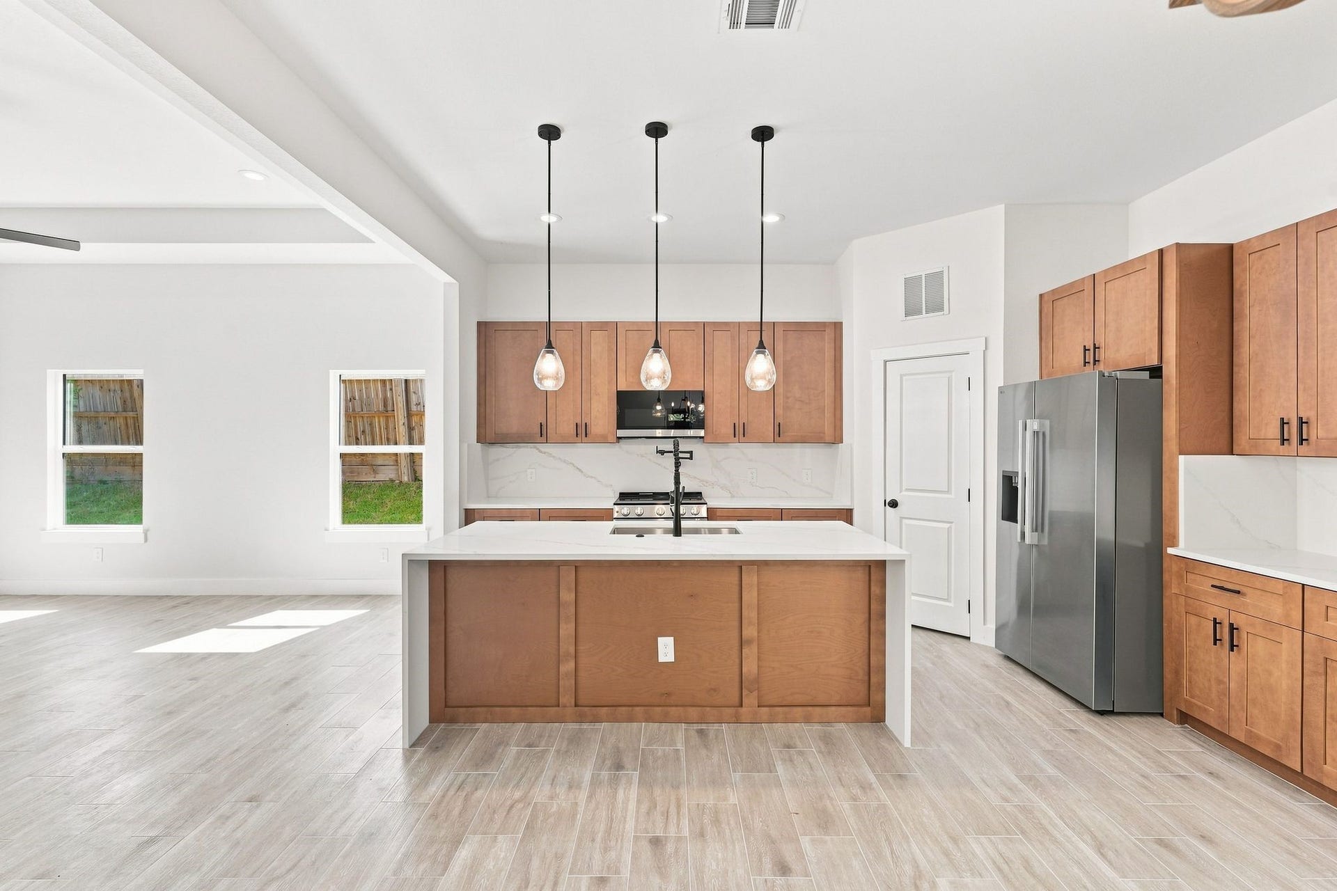 3020 Apache Street, Willis, TX 77378 3020 Apache Street, Willis, TX 77378