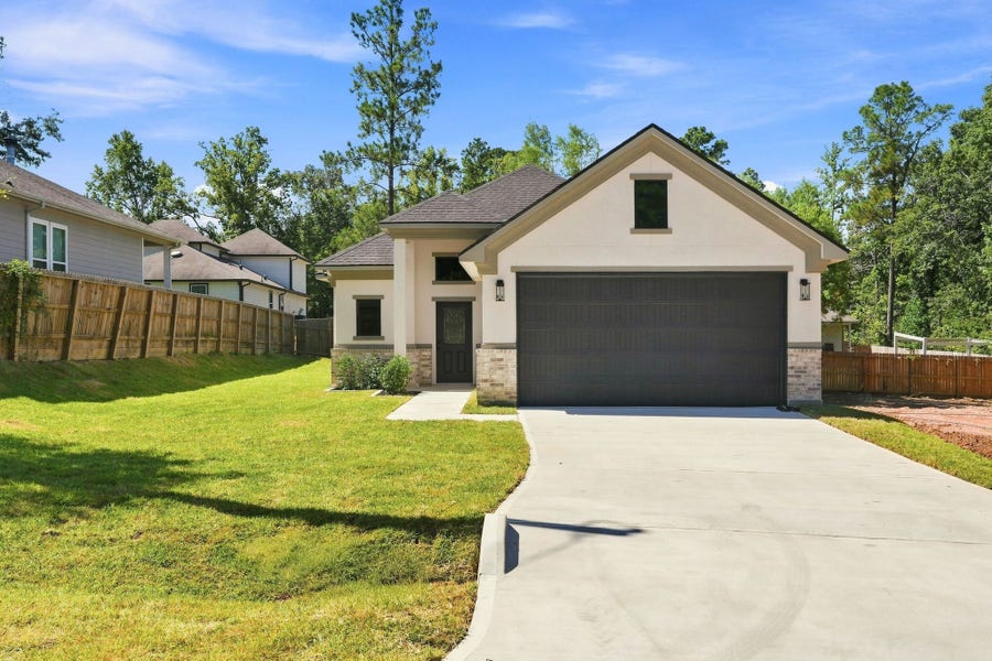 Property photo for 3020 Apache Street, Willis, TX
